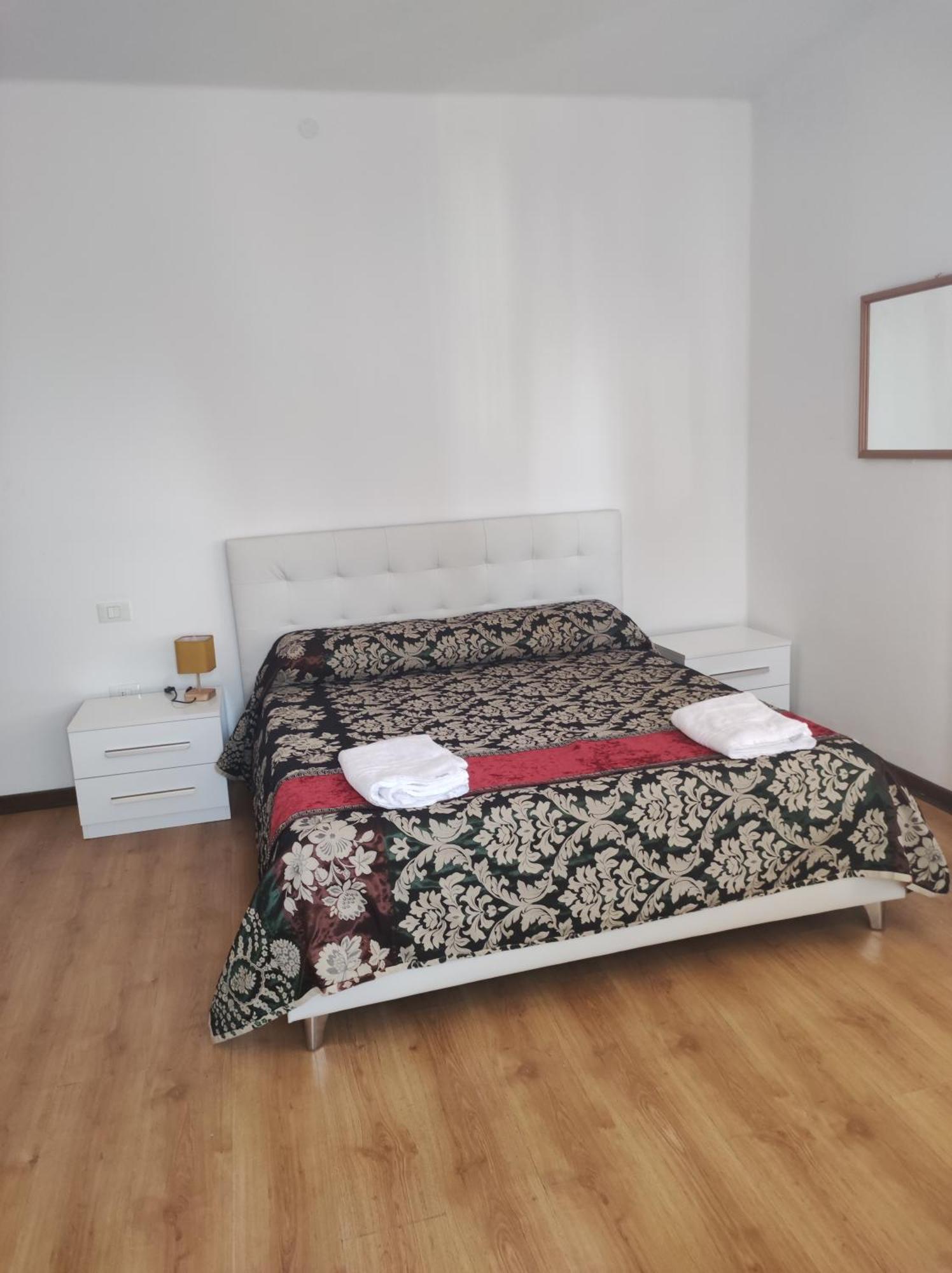 Abc Guest House Местре Екстериор снимка