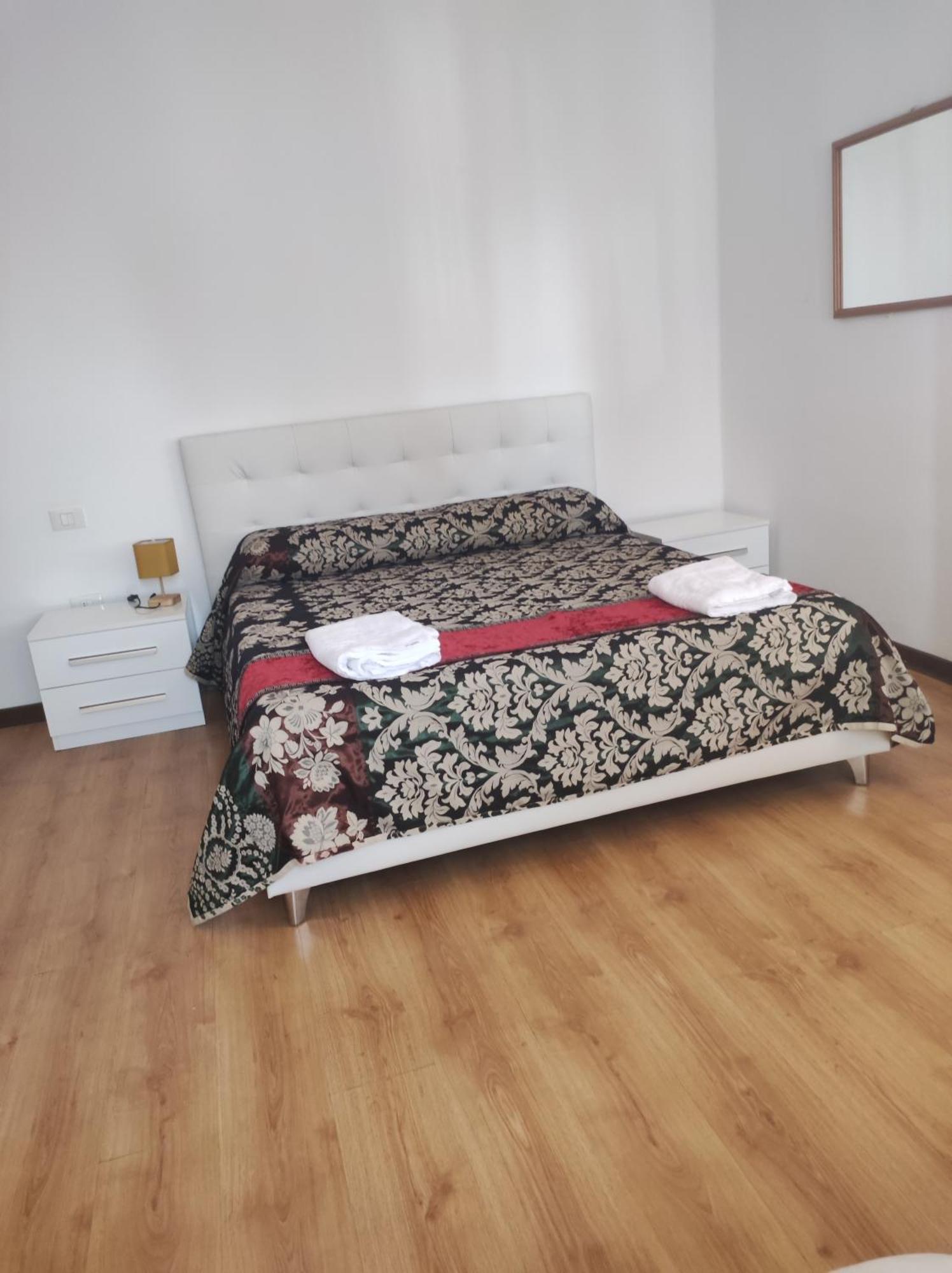Abc Guest House Местре Екстериор снимка